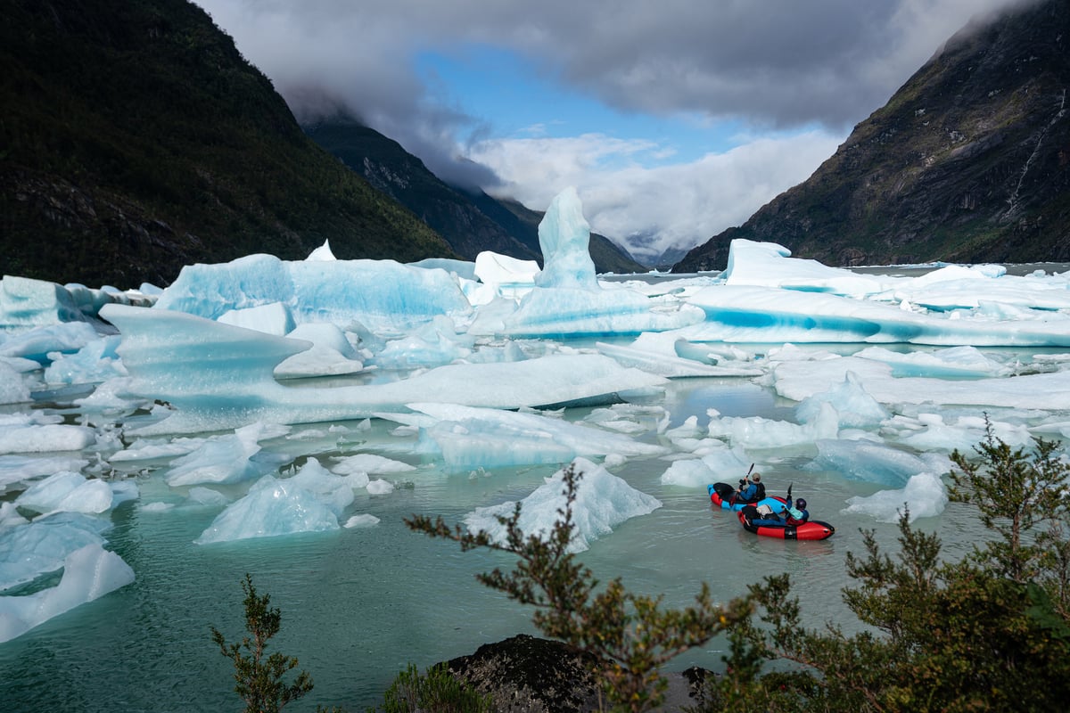 Keelin and Clay packrafting in Patagonia, Chile